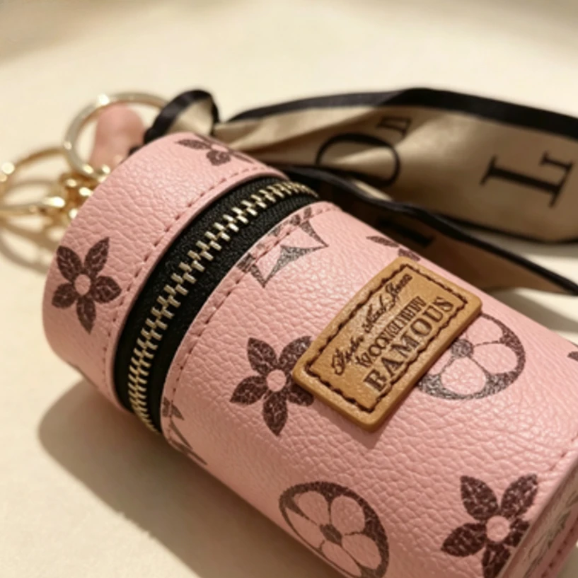 핑크 플로럴 모노그램 프린트 원통형 미니 립스틱 파우치 - Monogram Keychain Leather 리뷰 및 가격