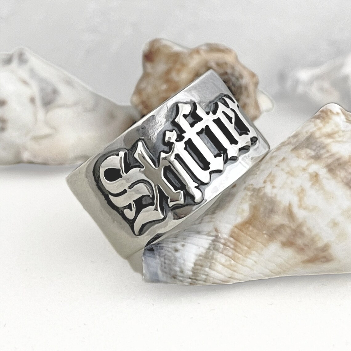 12MM 남자 고딕 반지 맞춤형 올드 영어 힙합 이름  - Initial Ring Custom 리뷰 및 가격